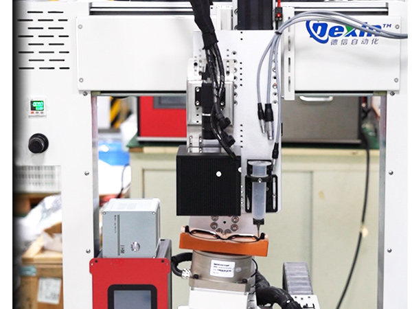 德信自动化五轴点胶机:产品特性与行业应用